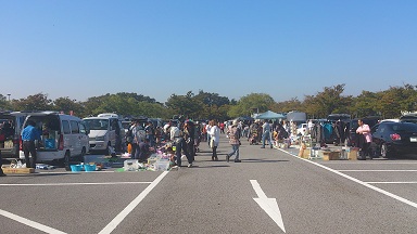 フリーマーケット 快晴のしらこばと水上公園その９ 工場直売 食べ歩き フリマ 一発逆転を夢見るブログ